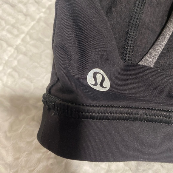 SOLD Lululemon free to be serene high neck size 8 black & heathered gray - Picture 5 of 8